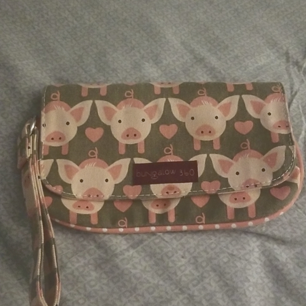Bungalow 360 purse/wristlet